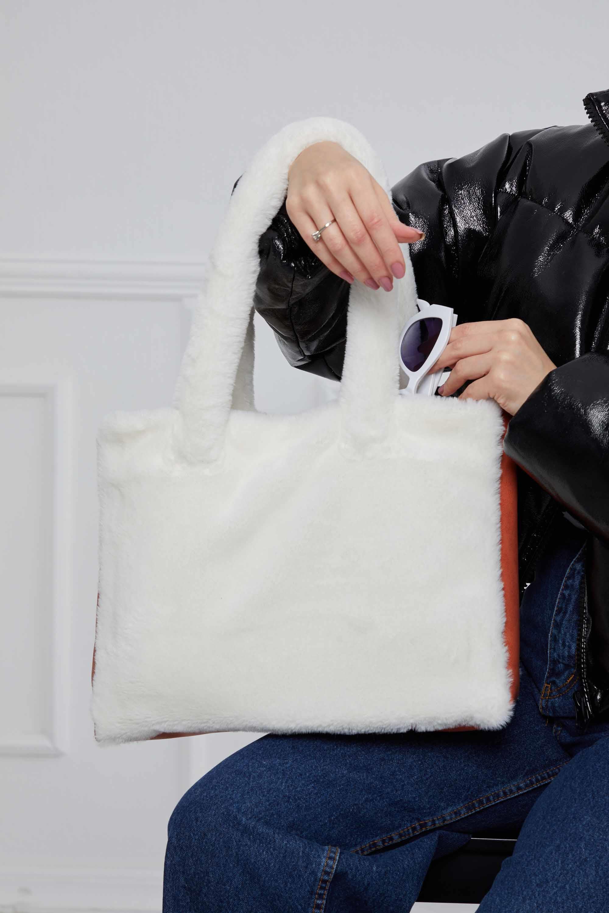 Deri Detaylı Mıknatıslı Peluş Çanta,CK-44 Krem - Somon
